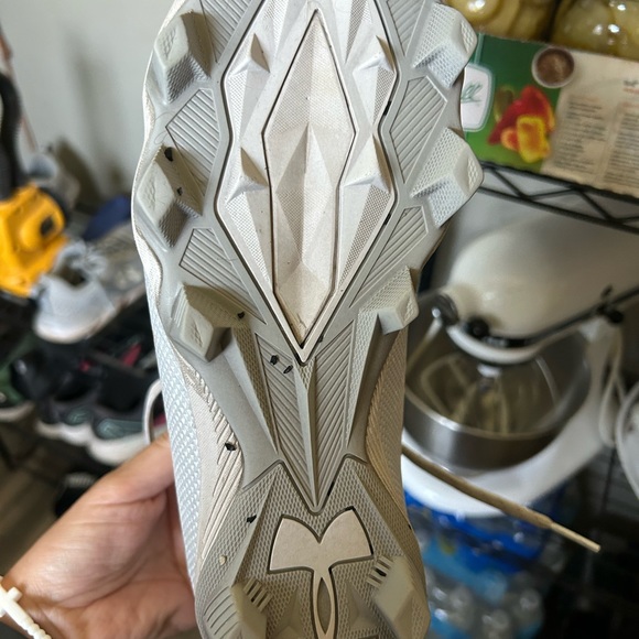 Men’s Uber Armour Football Cleats - Picture 3 of 3